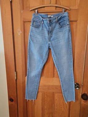 Light Blue High-Rise Women's Levis Jeans